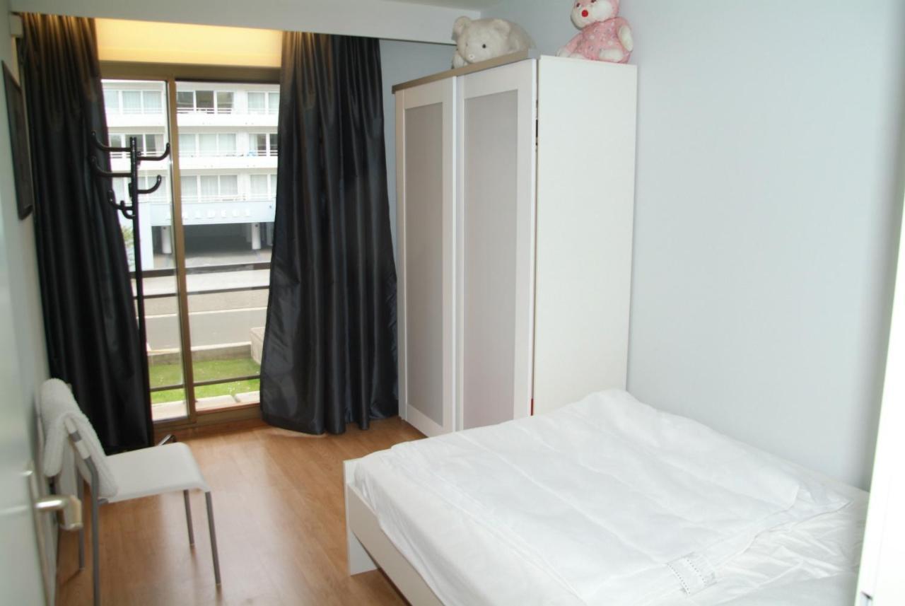 Ruim, Lichtrijk Appartement Met Groot Terras Uitstekend Gelegen In La Panne Extérieur photo