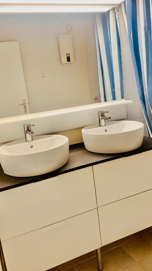 Ruim, Lichtrijk Appartement Met Groot Terras Uitstekend Gelegen In La Panne Extérieur photo
